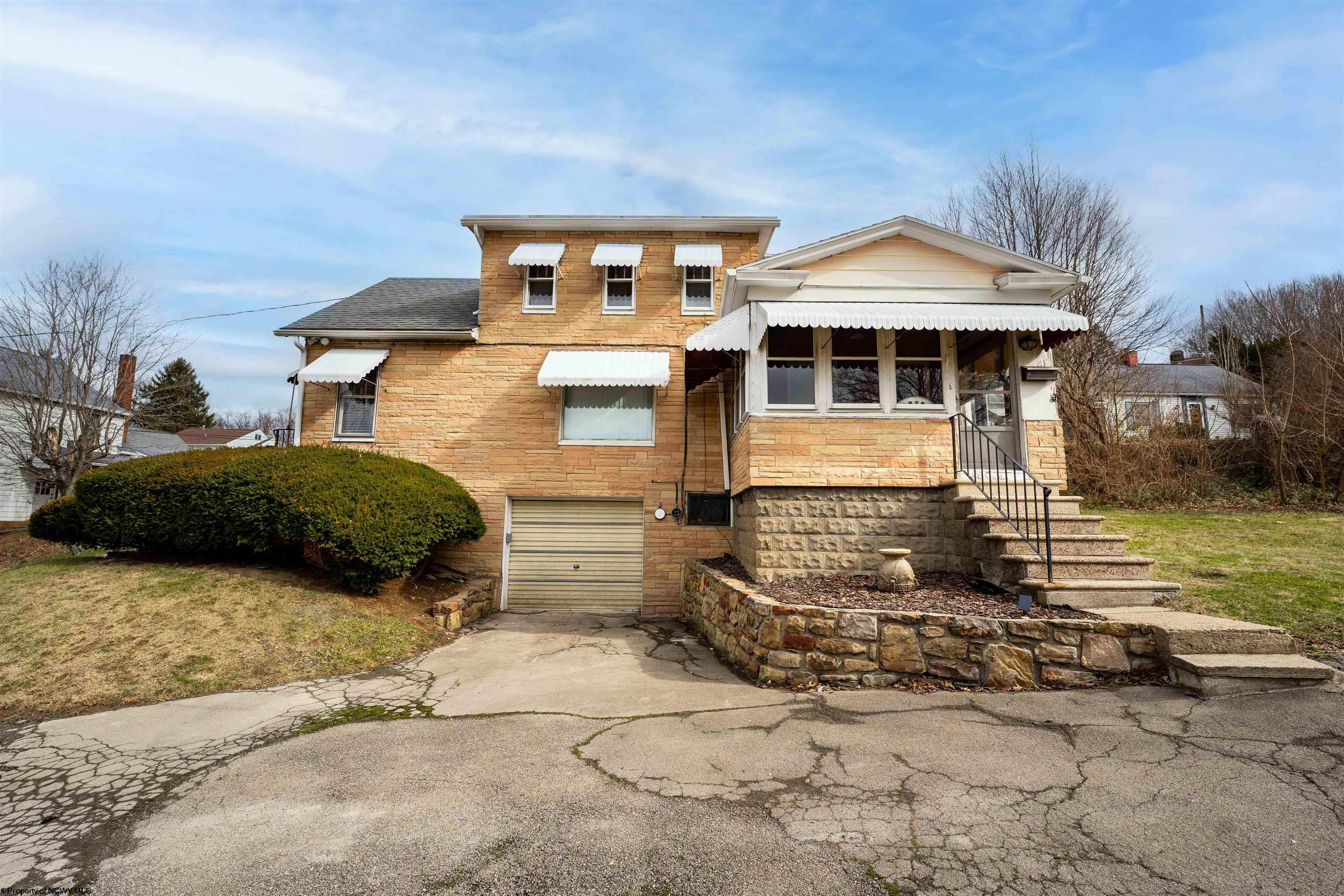 Uniontown, Pennsylvania 15401, United States, 3 Bedrooms Bedrooms, ,2 BathroomsBathrooms,Residential,Pending,64626