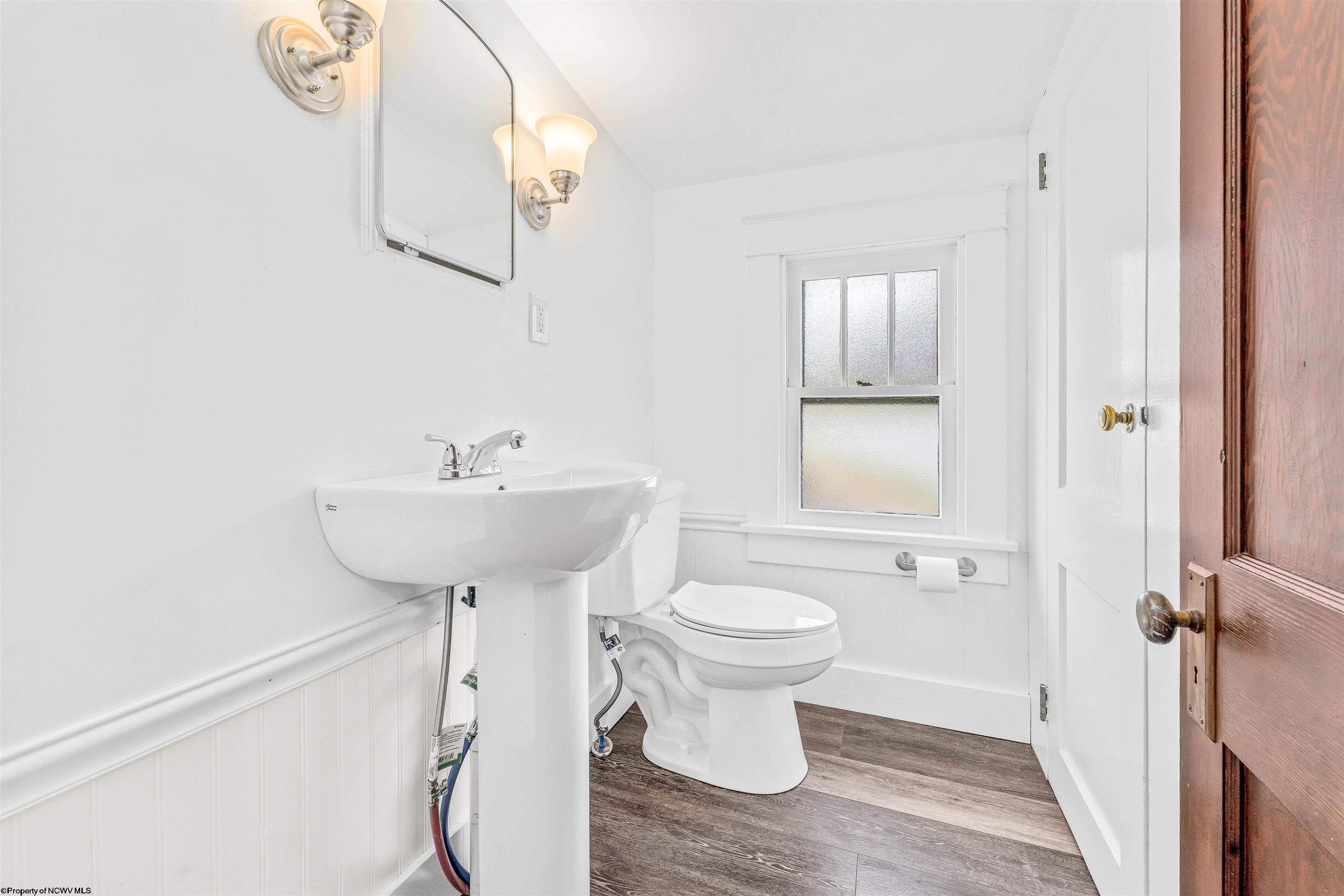 Uniontown, Pennsylvania 15401, United States, 3 Bedrooms Bedrooms, ,2 BathroomsBathrooms,Residential,Pending,64626