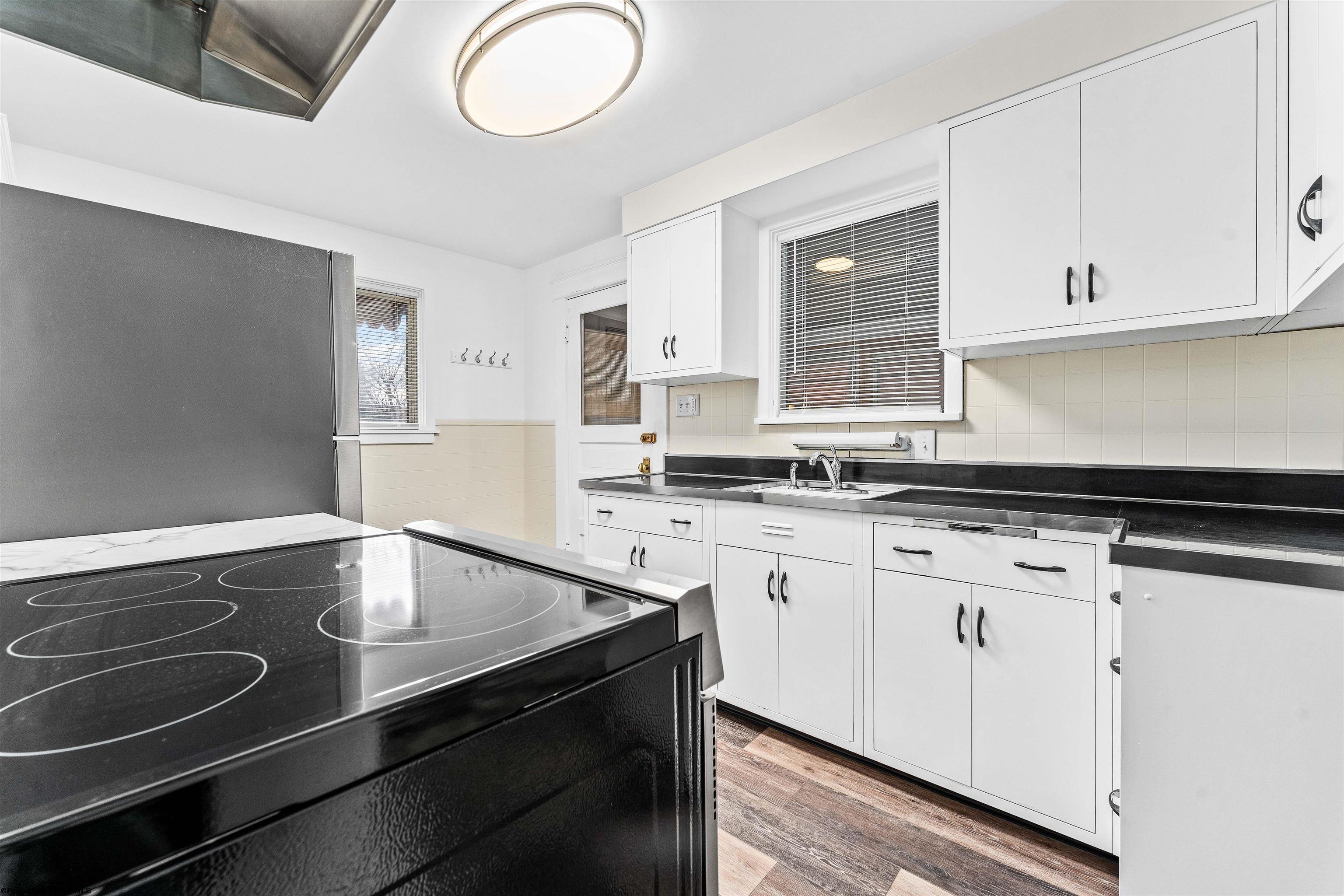 Uniontown, Pennsylvania 15401, United States, 3 Bedrooms Bedrooms, ,2 BathroomsBathrooms,Residential,Pending,64626