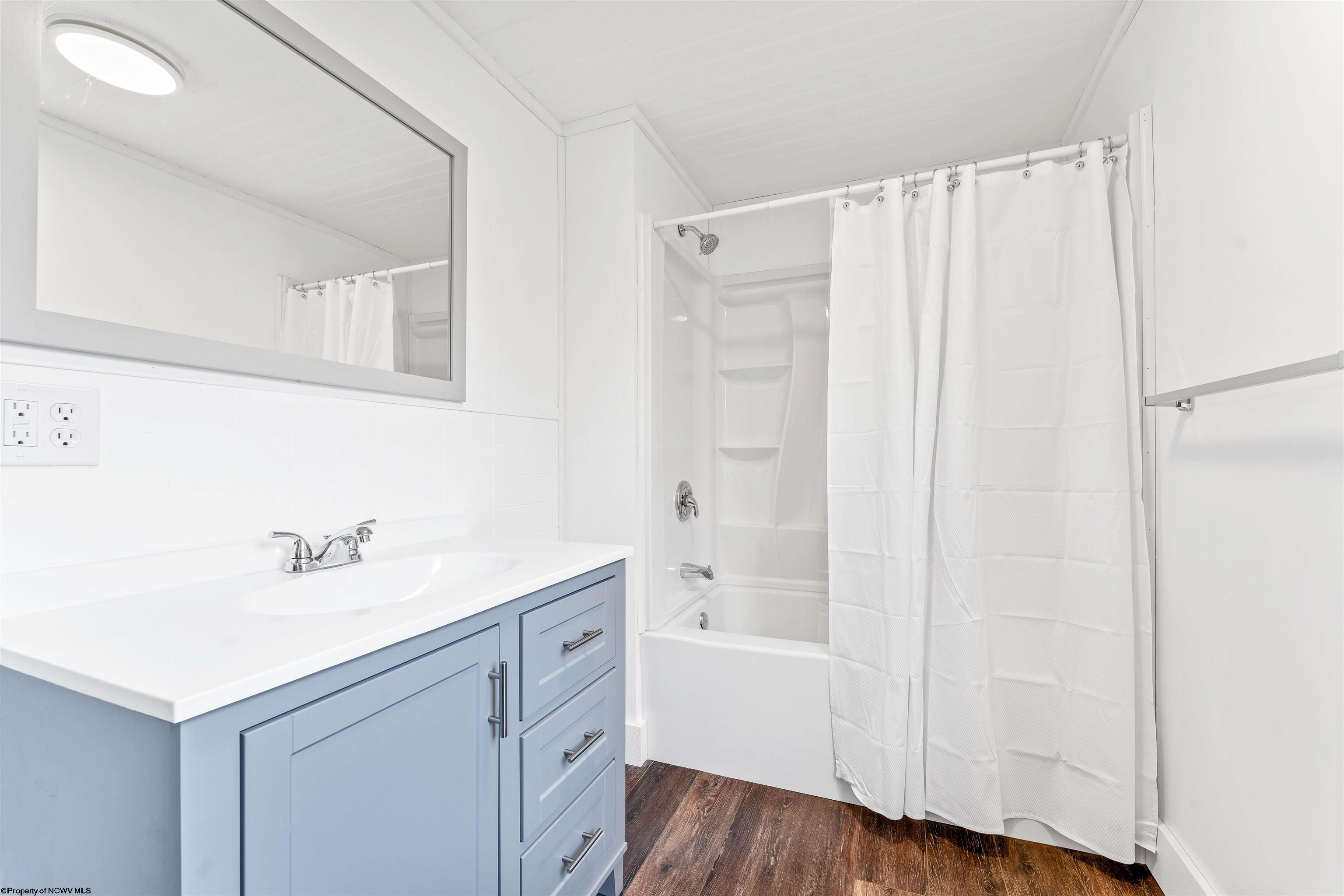 Uniontown, Pennsylvania 15401, United States, 3 Bedrooms Bedrooms, ,2 BathroomsBathrooms,Residential,Pending,64626