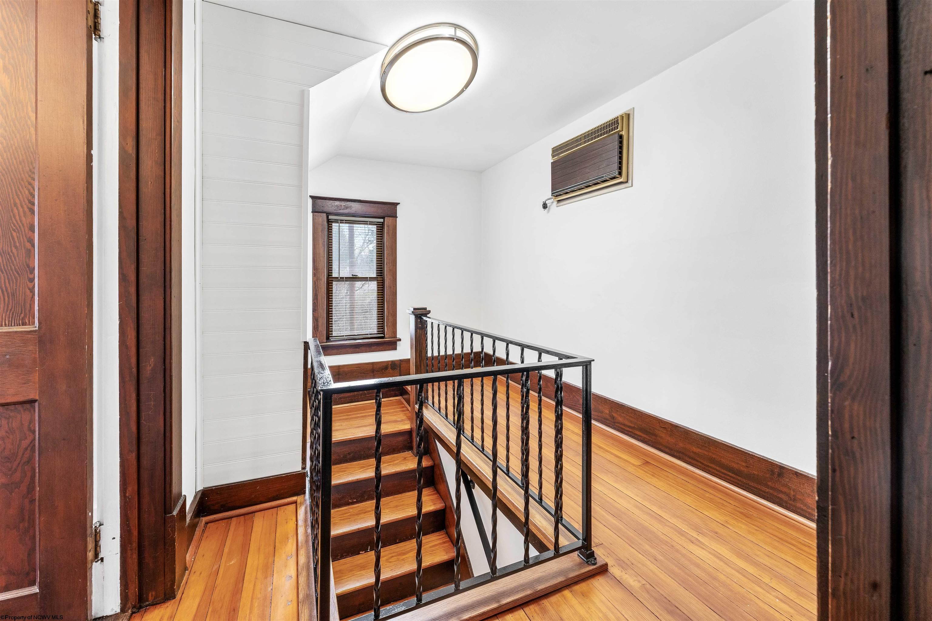 Uniontown, Pennsylvania 15401, United States, 3 Bedrooms Bedrooms, ,2 BathroomsBathrooms,Residential,Pending,64626