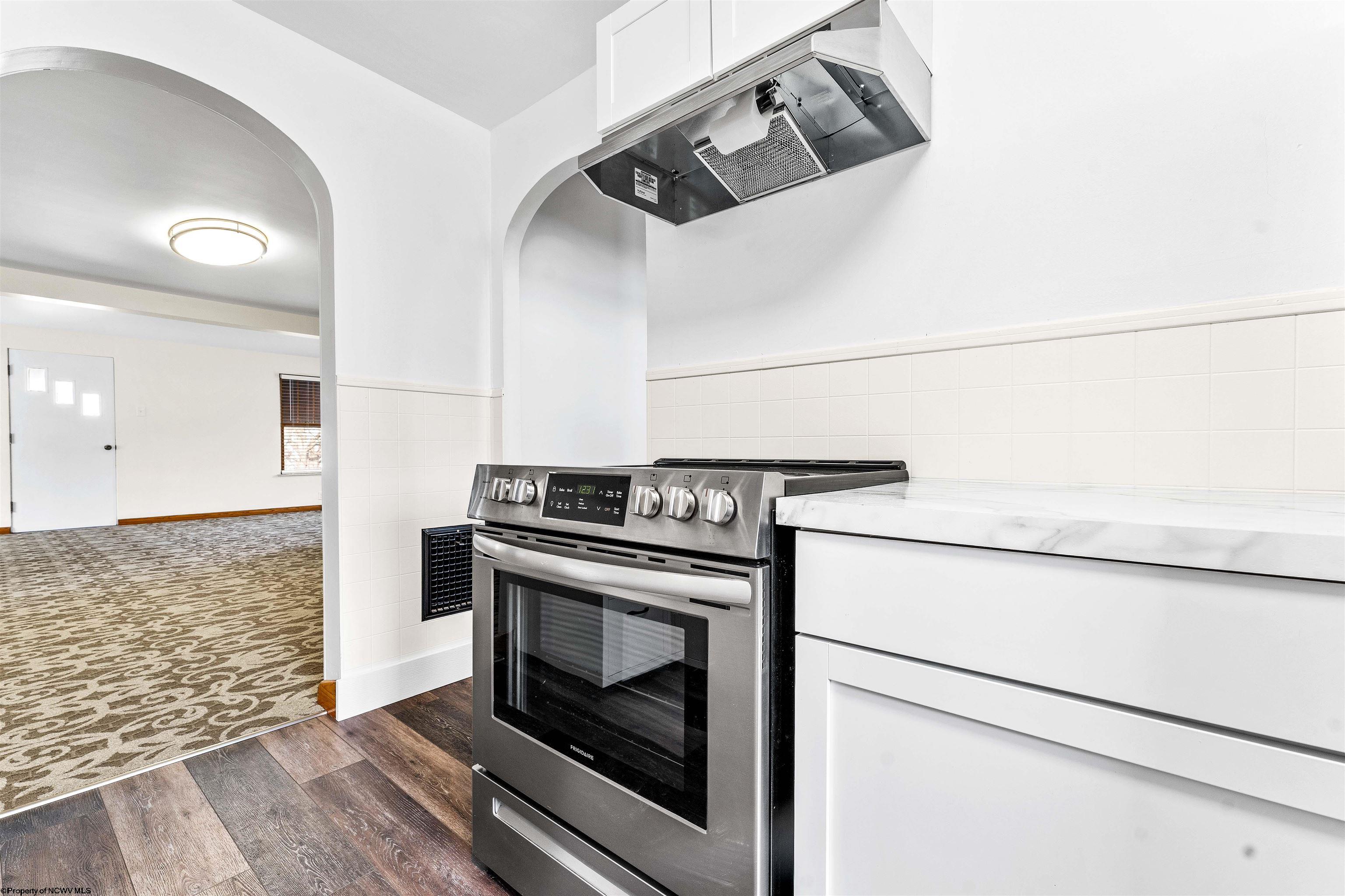 Uniontown, Pennsylvania 15401, United States, 3 Bedrooms Bedrooms, ,2 BathroomsBathrooms,Residential,Pending,64626