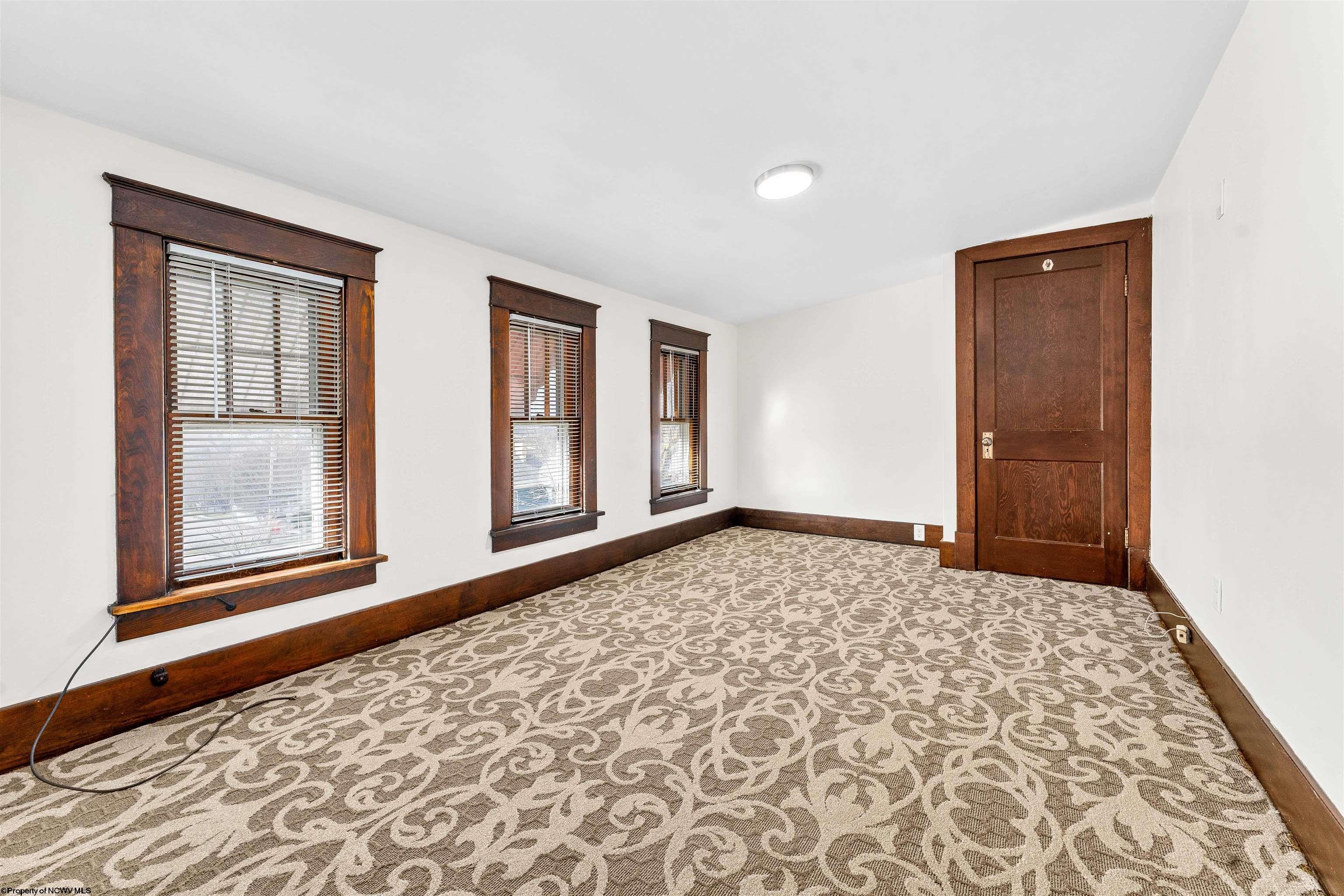 Uniontown, Pennsylvania 15401, United States, 3 Bedrooms Bedrooms, ,2 BathroomsBathrooms,Residential,Pending,64626