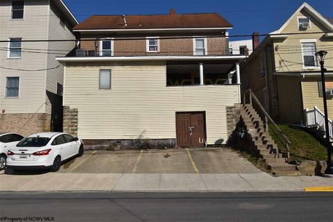 Photo of 326 Beverly Avenue, Morgantown, WV 26505 (MLS # 10162682)