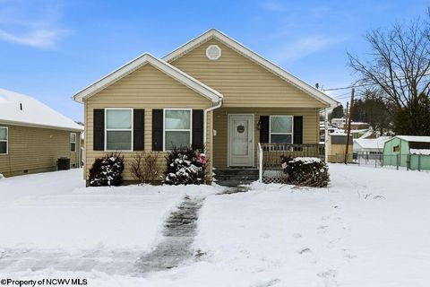 Photo of 210 Summit Street, Bridgeport, WV 26330 (MLS # 10163190)