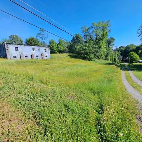 Photo of 140 Locust Avenue, Masontown, WV 26542 (MLS # 10165222)