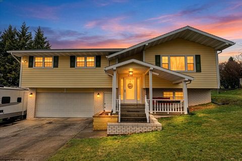 Photo of 128 Scenery Drive, Morgantown, WV 26505 (MLS # 10163614)