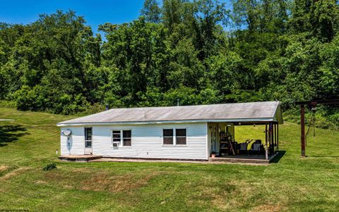 Photo of 200 Rosedale Hill Road, Maidsville, WV 26541 (MLS # 10164090)