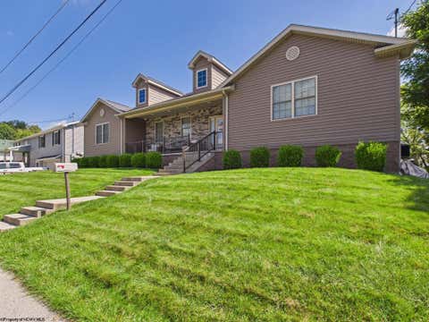 Photo of 318 Glen Avenue, Clarksburg, WV 26301 (MLS # 10166548)