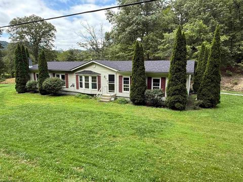 Photo of 1689 Bell Crouch Road, Huttonsville, WV 26273 (MLS # 10160976)