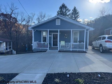 Photo of 403 Thomas Avenue, Nutter Fort, WV 26301 (MLS # 10162463)