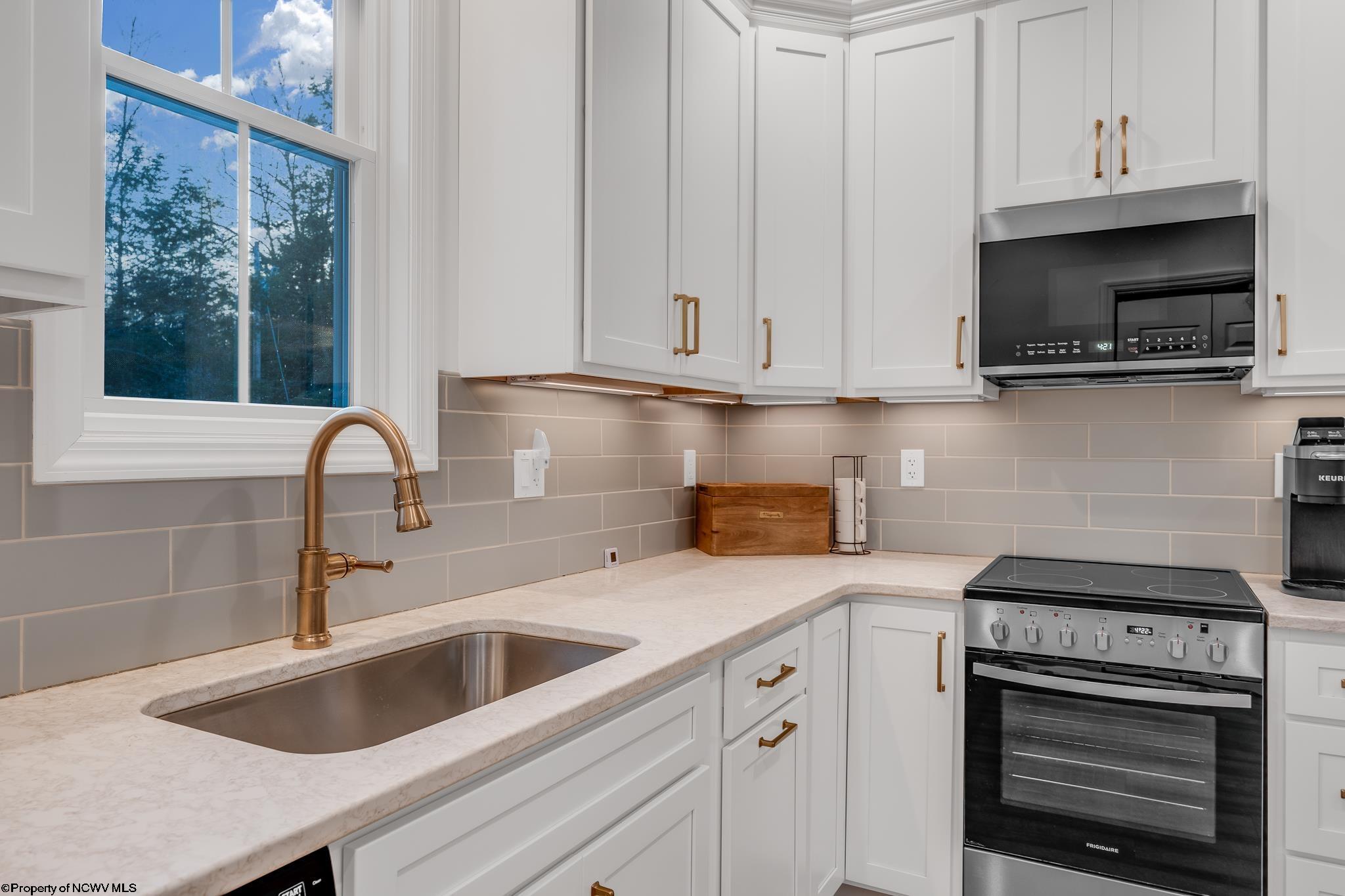 Parsons, West Virginia 26287, United States, 2 Bedrooms Bedrooms, ,2 BathroomsBathrooms,Residential,Active,247932