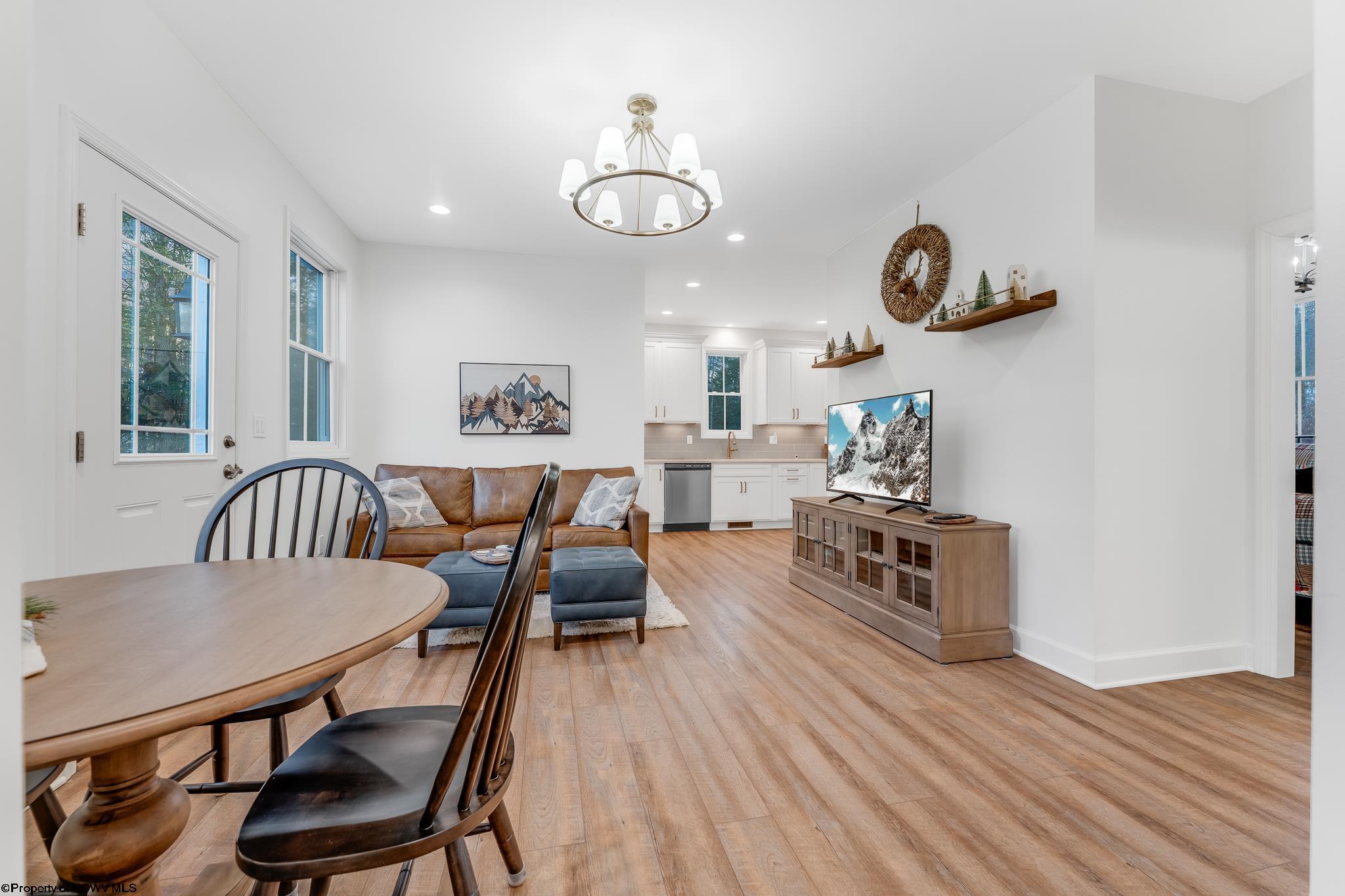 Parsons, West Virginia 26287, United States, 2 Bedrooms Bedrooms, ,2 BathroomsBathrooms,Residential,Active,247932