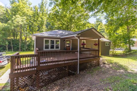 Photo of 1726 Davisson Run Road, Clarksburg, WV 26301 (MLS # 10165535)