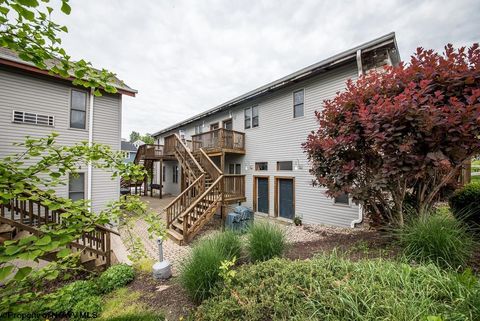 Photo of 749 Richwood Avenue, Morgantown, WV 26505 (MLS # 10165454)