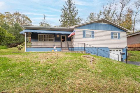 Photo of 1352 Hillside Drive, Fairmont, WV 26554 (MLS # 10162192)