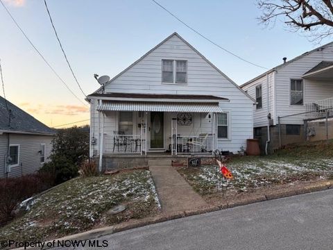 Photo of 317 Indiana Avenue, Clarksburg, WV 26301 (MLS # 10163128)