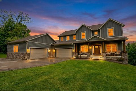 Photo of 40 Park Ridge Drive, Morgantown, WV 26508 (MLS # 10165022)