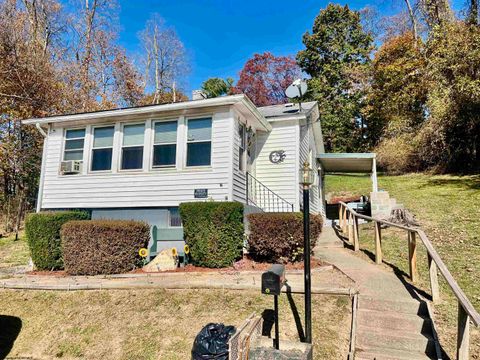 Photo of 1111 Edgemont Terrace, Fairmont, WV 26554 (MLS # 10162381)
