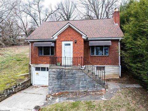 Photo of 1135 Sunset Drive, Fairmont, WV 26554 (MLS # 10162746)