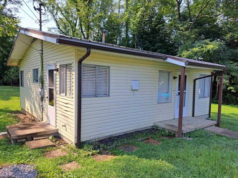 Photo of 1606 Columbia Drive, Fairmont, WV 26554 (MLS # 10162102)
