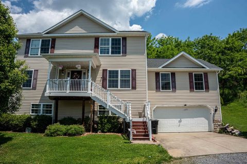 Photo of 156 Auburn Drive, Morgantown, WV 26501 (MLS # 10164969)