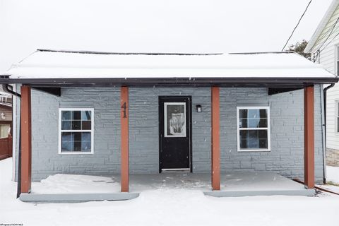 Photo of 41 Jasper Street, Rivesville, WV 26588 (MLS # 10163269)