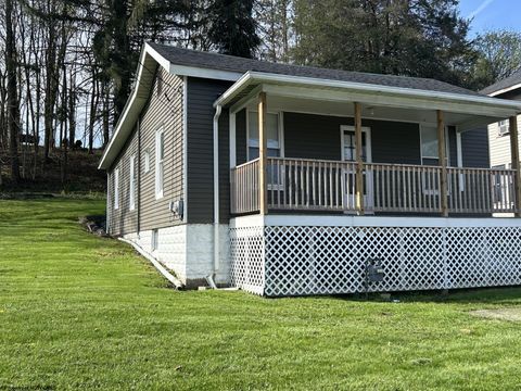 Photo of 122 E Main Street, Kingwood, WV 26537 (MLS # 10164150)