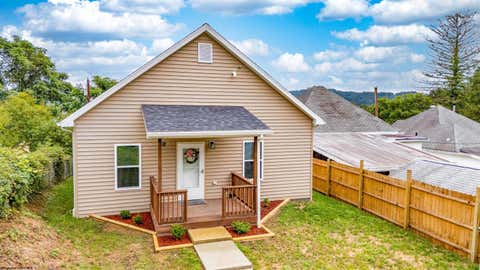 Photo of 127 Floyd Street, Clarksburg, WV 26301 (MLS # 10162061)
