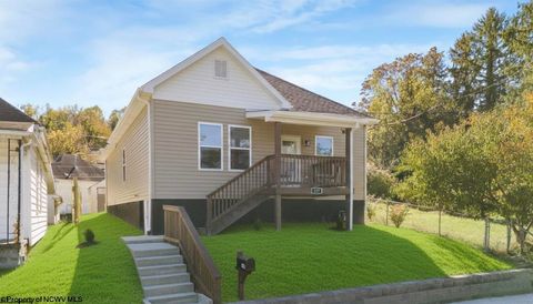 Photo of 127 Floyd Street, Clarksburg, WV 26301 (MLS # 10162061)
