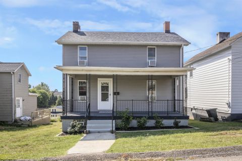 Photo of 13 Fairview Street, Uniontown, PA 15401 (MLS # 10161729)