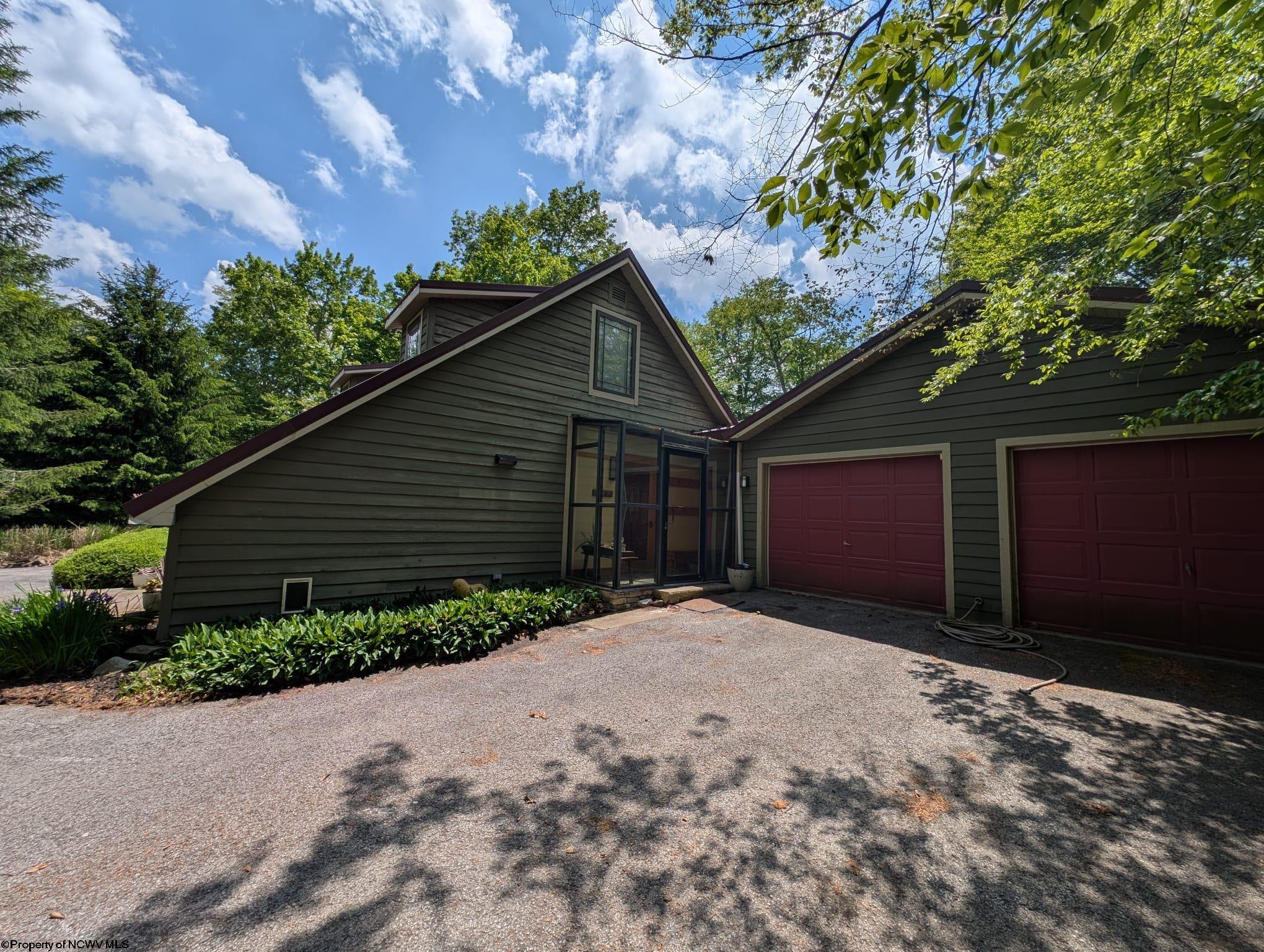 Davis, West Virginia 26260, United States, 4 Bedrooms Bedrooms, ,3 BathroomsBathrooms,Residential,Active,6702