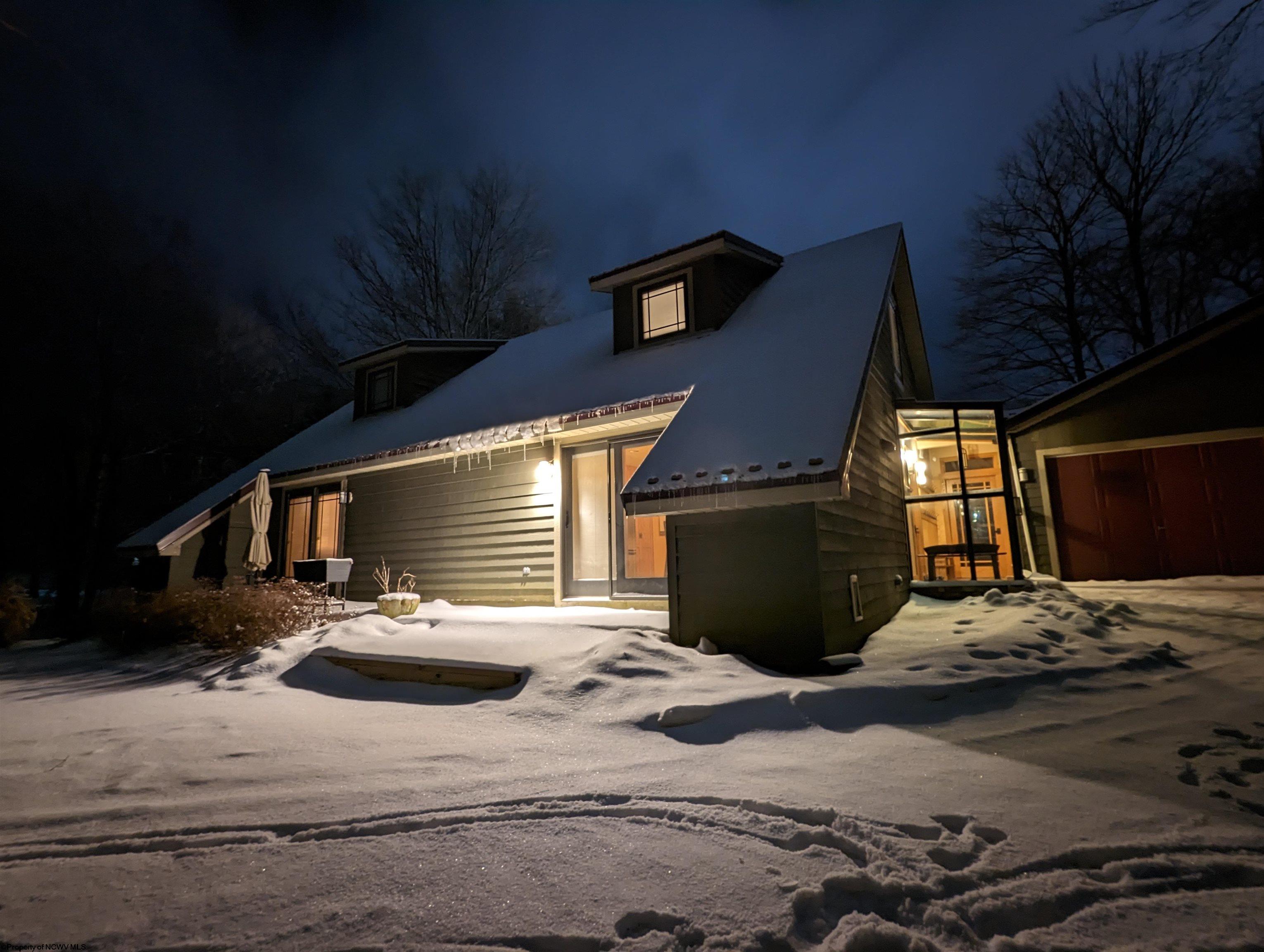 Davis, West Virginia 26260, United States, 4 Bedrooms Bedrooms, ,3 BathroomsBathrooms,Residential,Active,6702