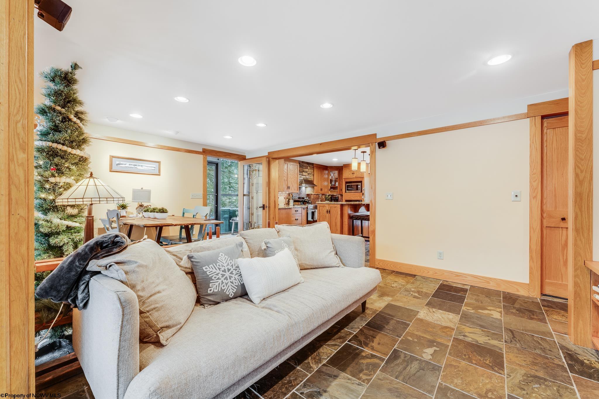 Davis, West Virginia 26260, United States, 4 Bedrooms Bedrooms, ,3 BathroomsBathrooms,Residential,Active,6702