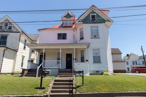 Photo of 243 1/2 S Maple Avenue, Clarksburg, WV 26301 (MLS # 10154875)