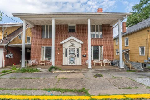 Photo of 213 McLane Avenue, Morgantown, WV 26505 (MLS # 10165549)