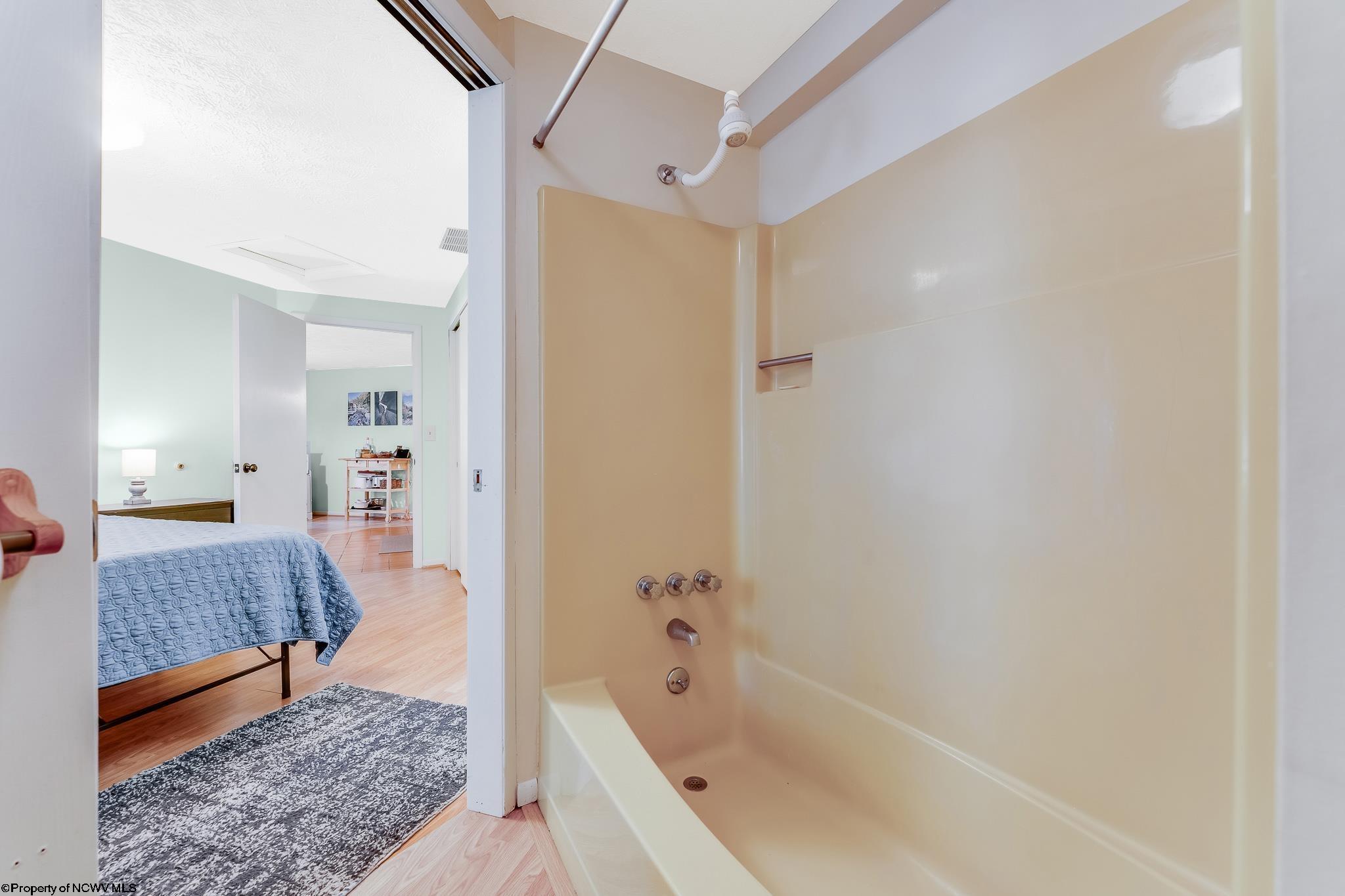 McHenry, Maryland 21541, United States, 1 Bedroom Bedrooms, ,1 BathroomBathrooms,Residential,Active,165404