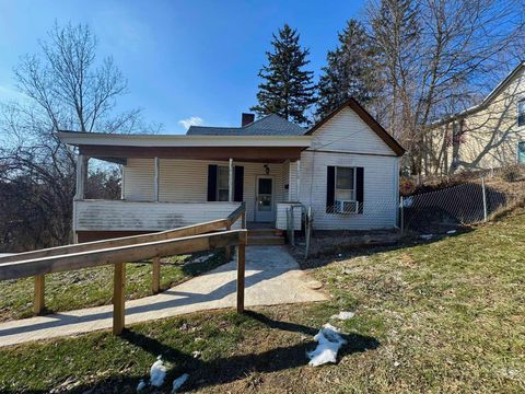 Photo of 1108 Green Street, Fairmont, WV 26554 (MLS # 10163230)