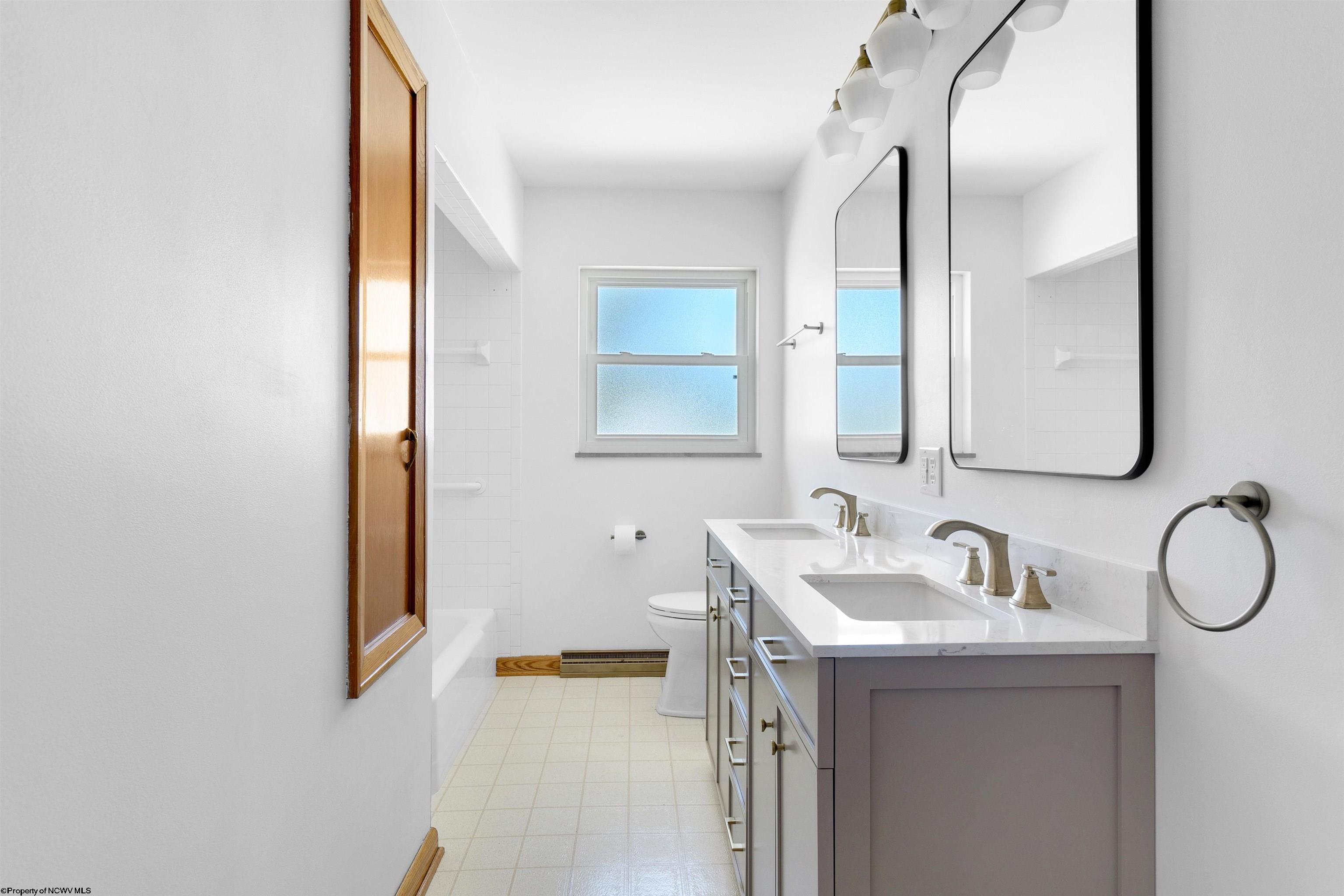 Morgantown, West Virginia 26501, United States, 3 Bedrooms Bedrooms, ,2 BathroomsBathrooms,Residential,Contingent,51741