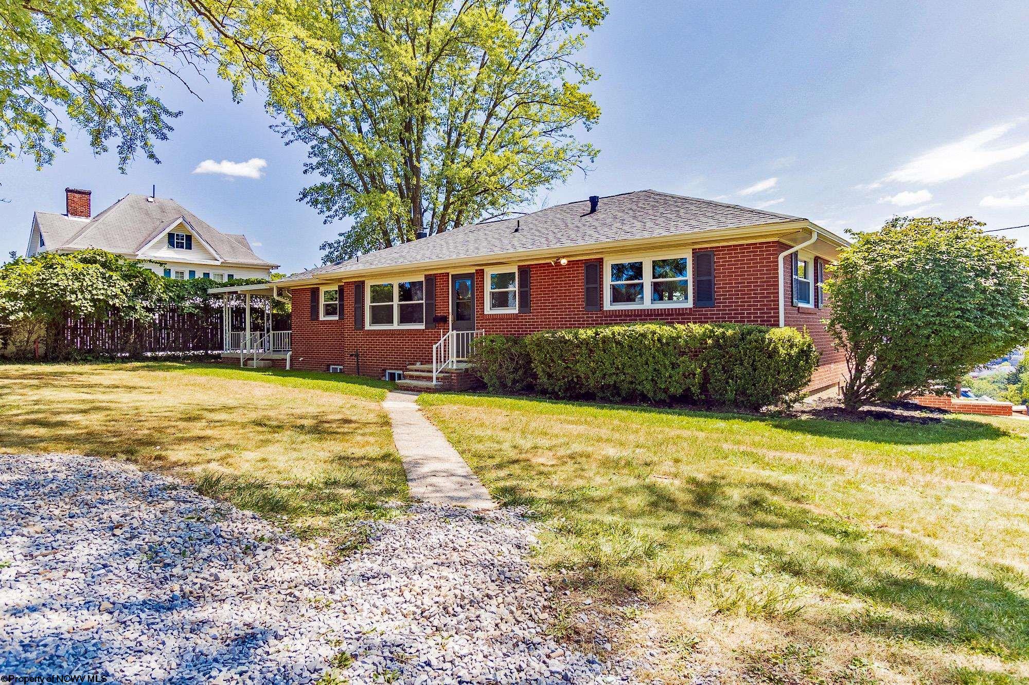 Morgantown, West Virginia 26501, United States, 3 Bedrooms Bedrooms, ,2 BathroomsBathrooms,Residential,Contingent,51741