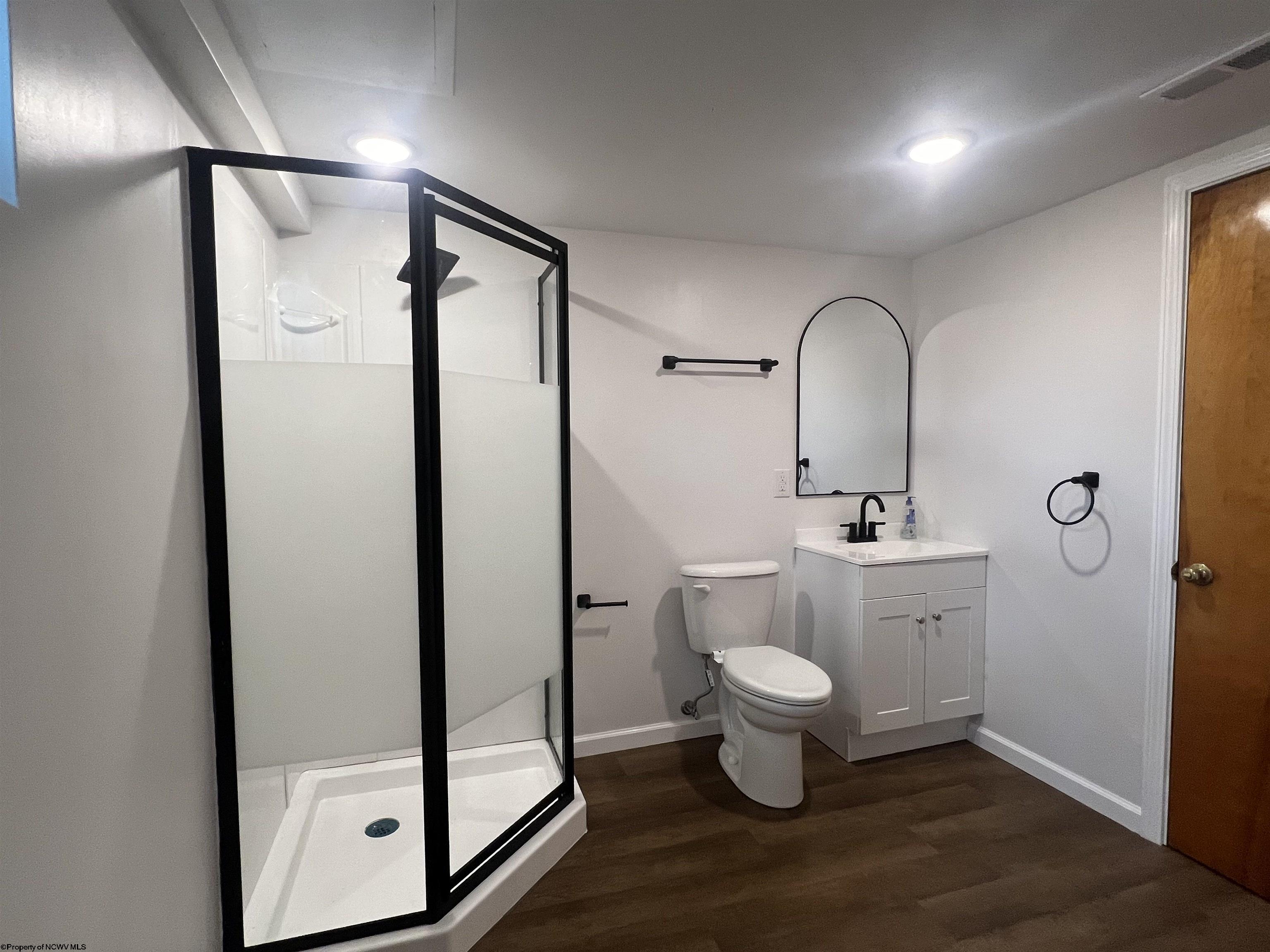 Morgantown, West Virginia 26501, United States, 3 Bedrooms Bedrooms, ,2 BathroomsBathrooms,Residential,Contingent,51741