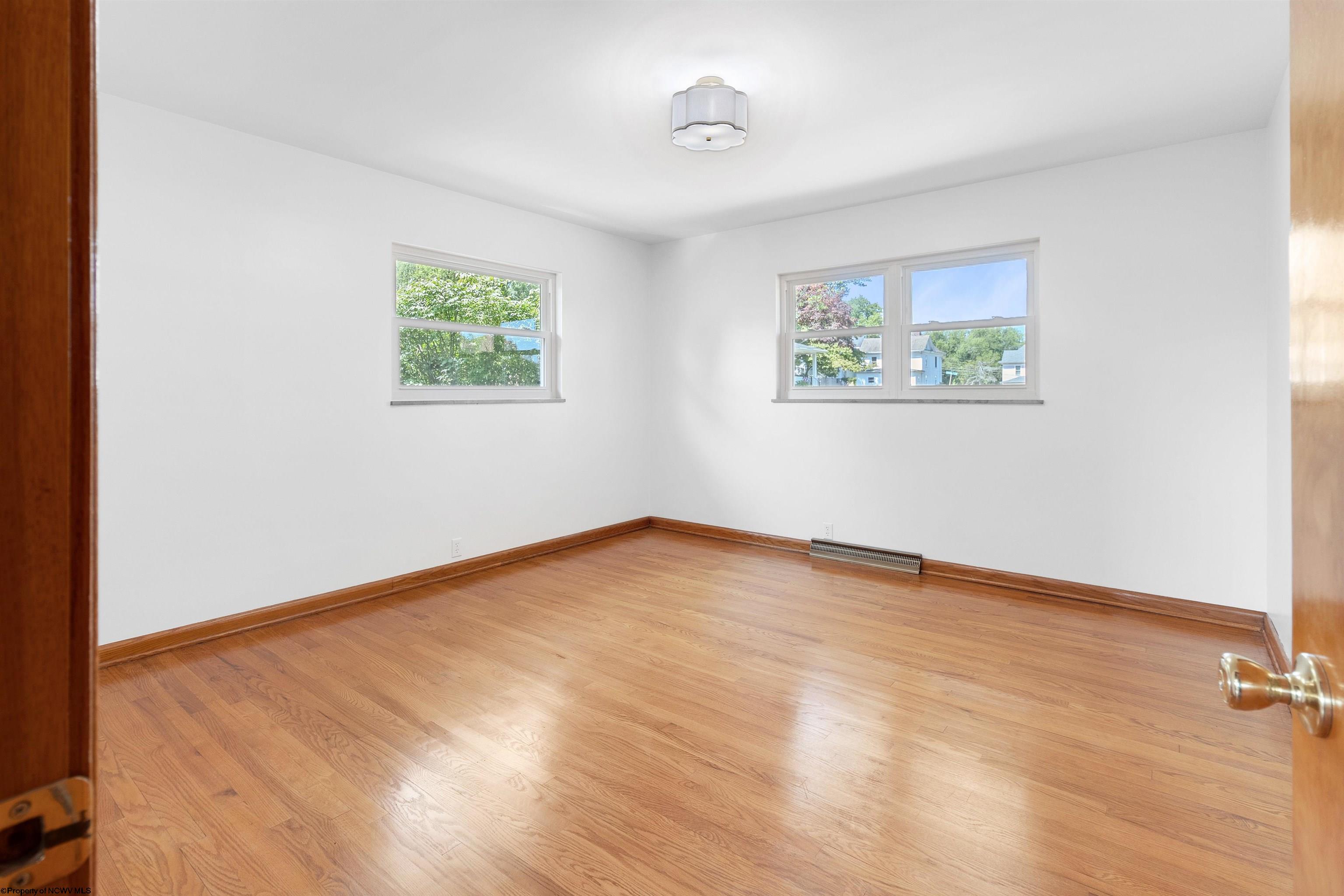 Morgantown, West Virginia 26501, United States, 3 Bedrooms Bedrooms, ,2 BathroomsBathrooms,Residential,Contingent,51741