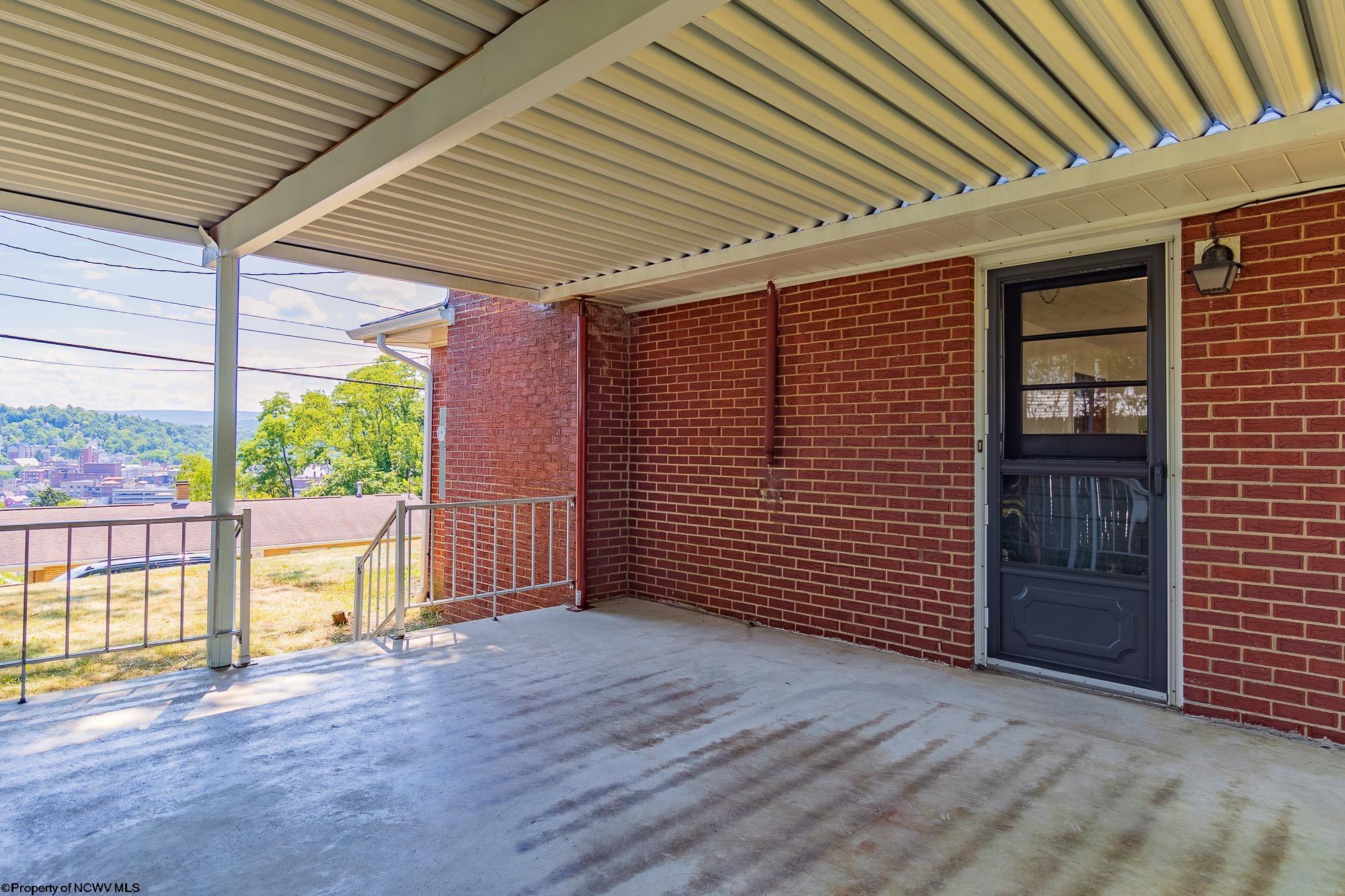 Morgantown, West Virginia 26501, United States, 3 Bedrooms Bedrooms, ,2 BathroomsBathrooms,Residential,Contingent,51741