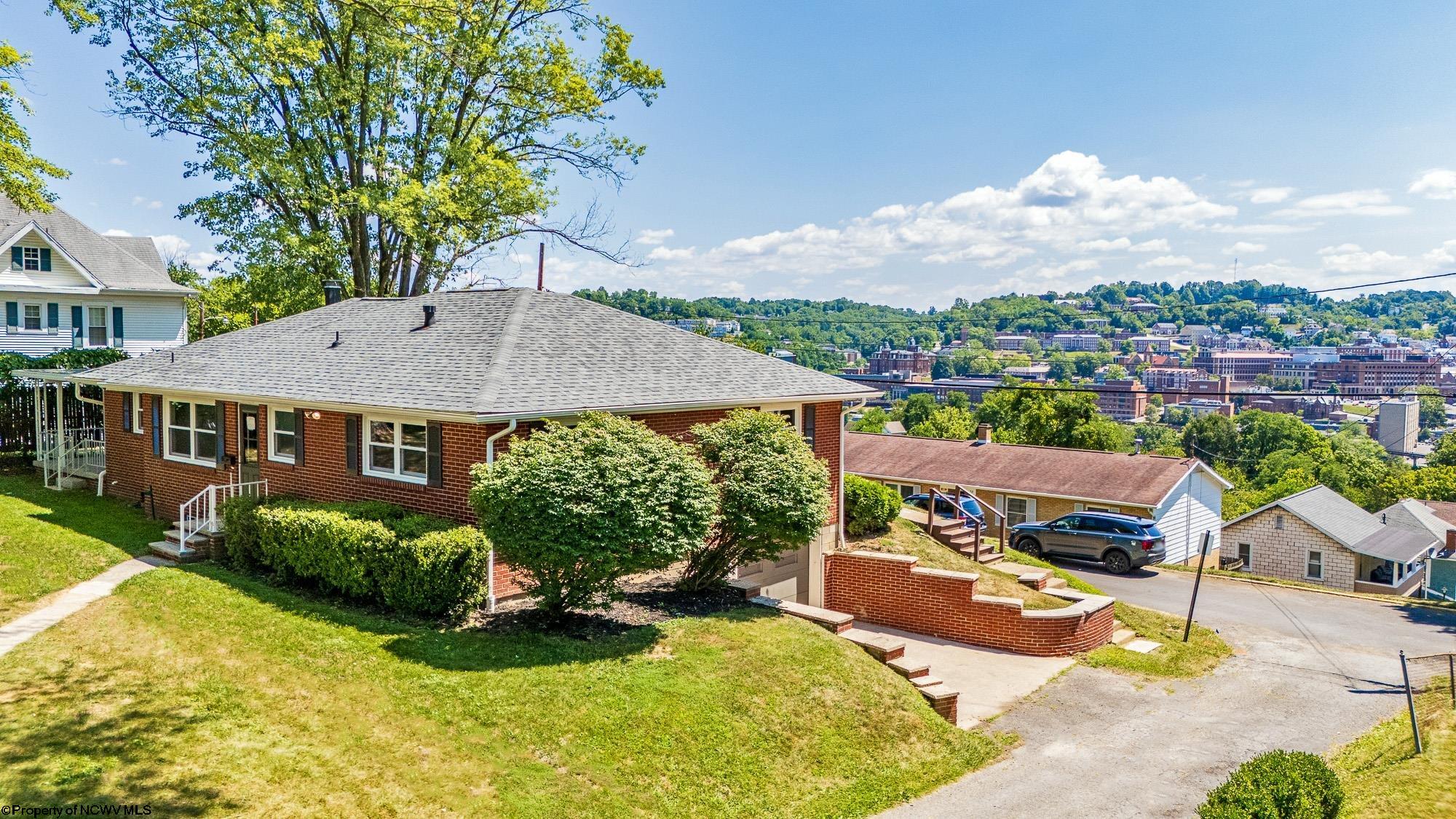 Morgantown, West Virginia 26501, United States, 3 Bedrooms Bedrooms, ,2 BathroomsBathrooms,Residential,Contingent,51741