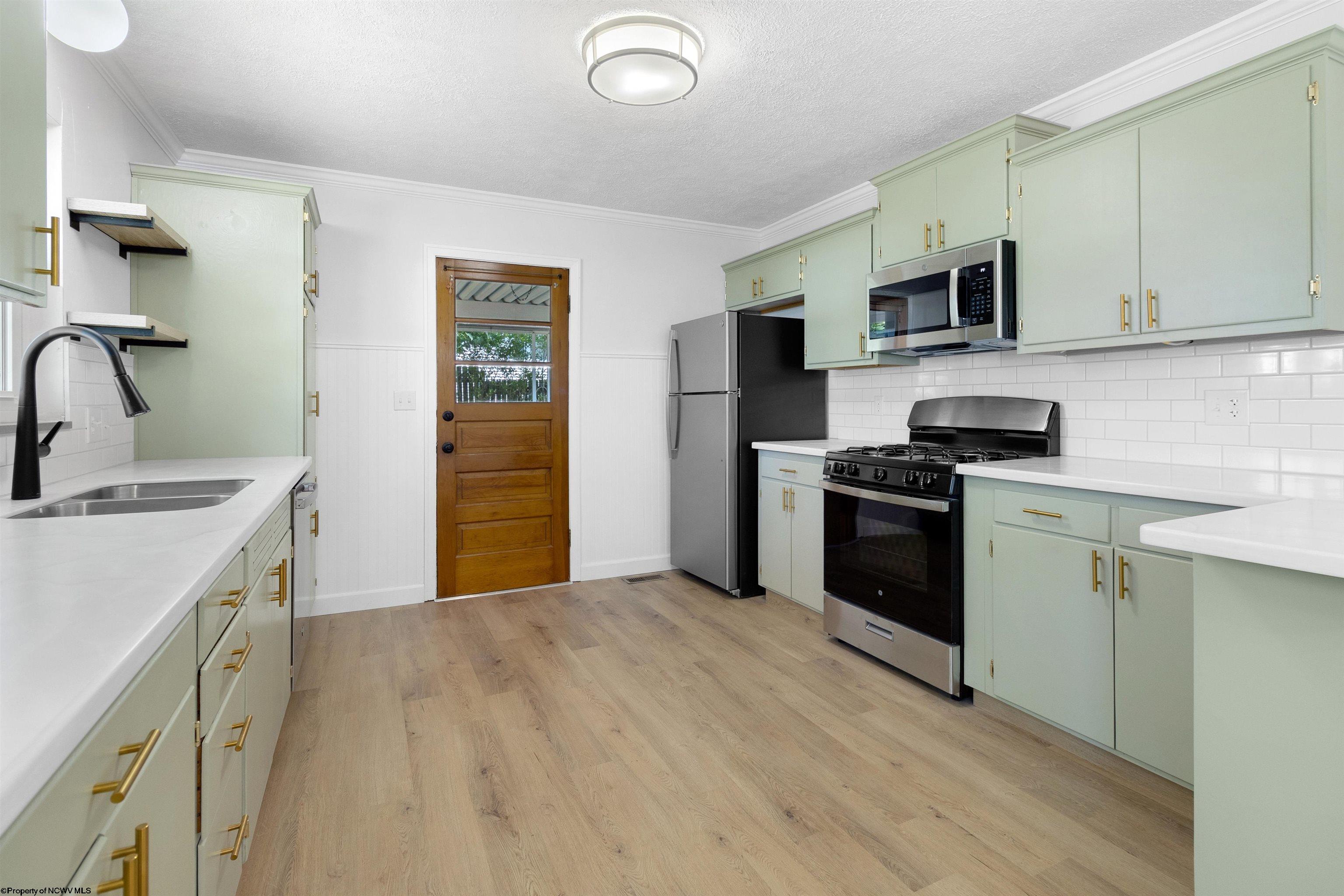 Morgantown, West Virginia 26501, United States, 3 Bedrooms Bedrooms, ,2 BathroomsBathrooms,Residential,Contingent,51741