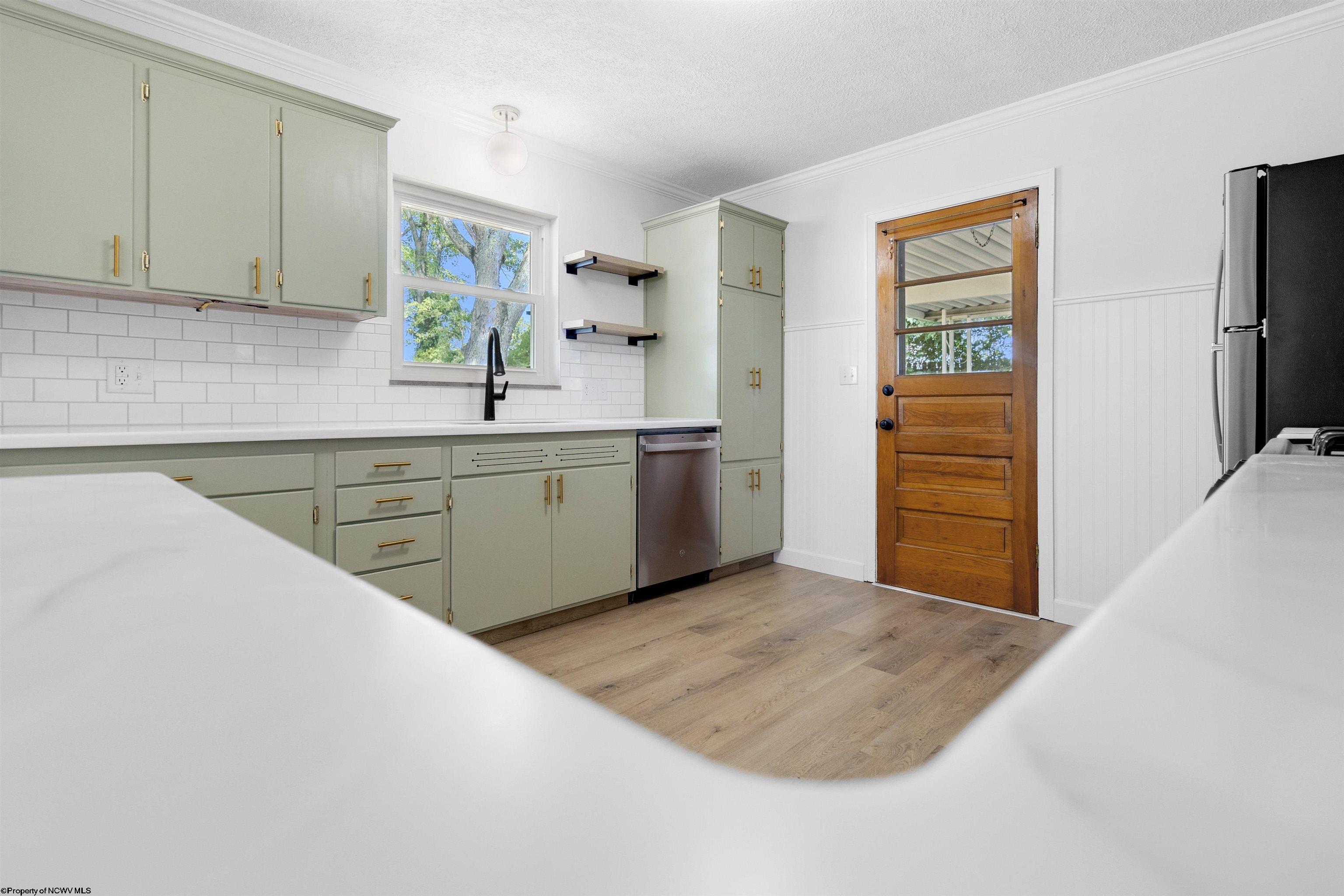 Morgantown, West Virginia 26501, United States, 3 Bedrooms Bedrooms, ,2 BathroomsBathrooms,Residential,Contingent,51741