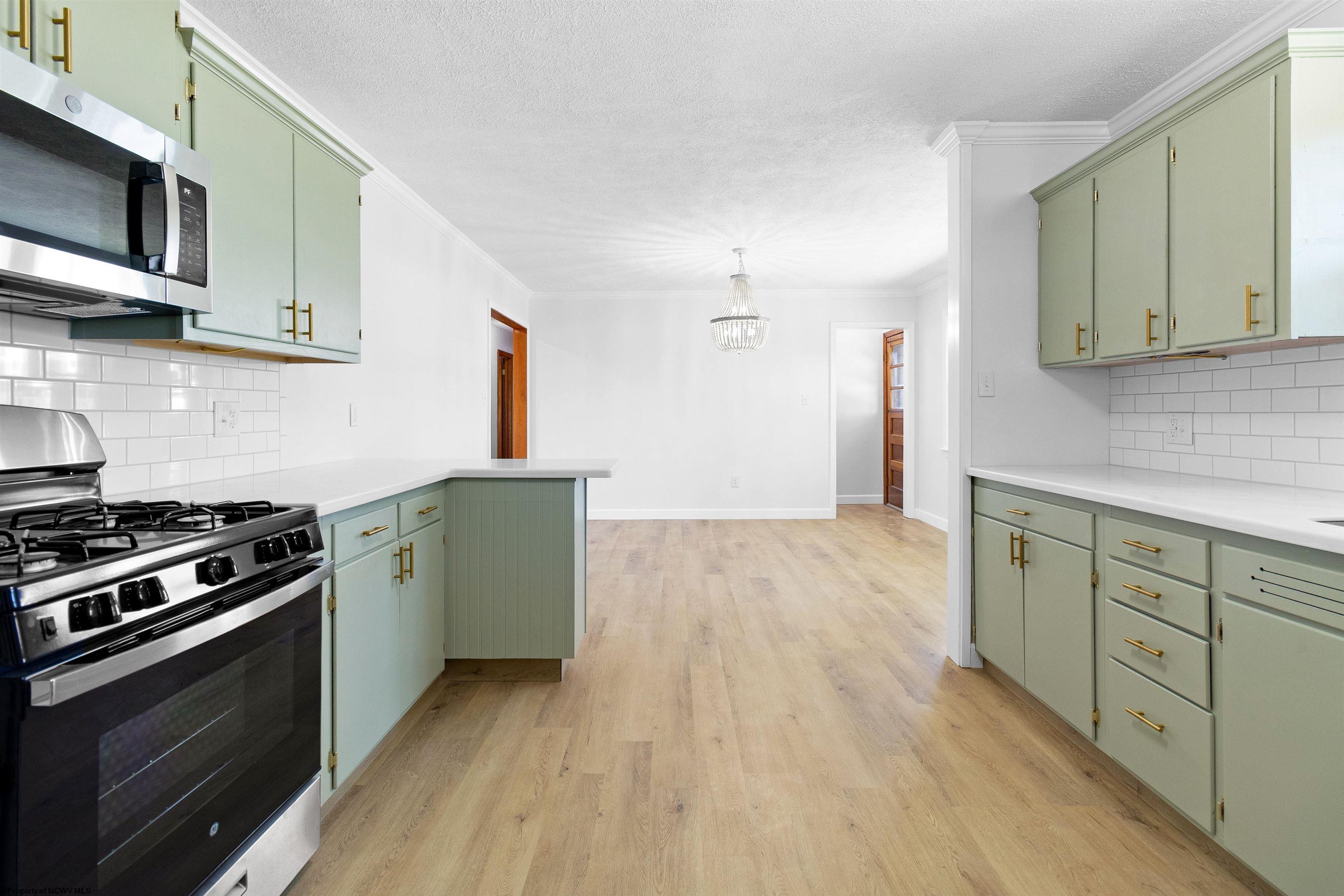 Morgantown, West Virginia 26501, United States, 3 Bedrooms Bedrooms, ,2 BathroomsBathrooms,Residential,Contingent,51741