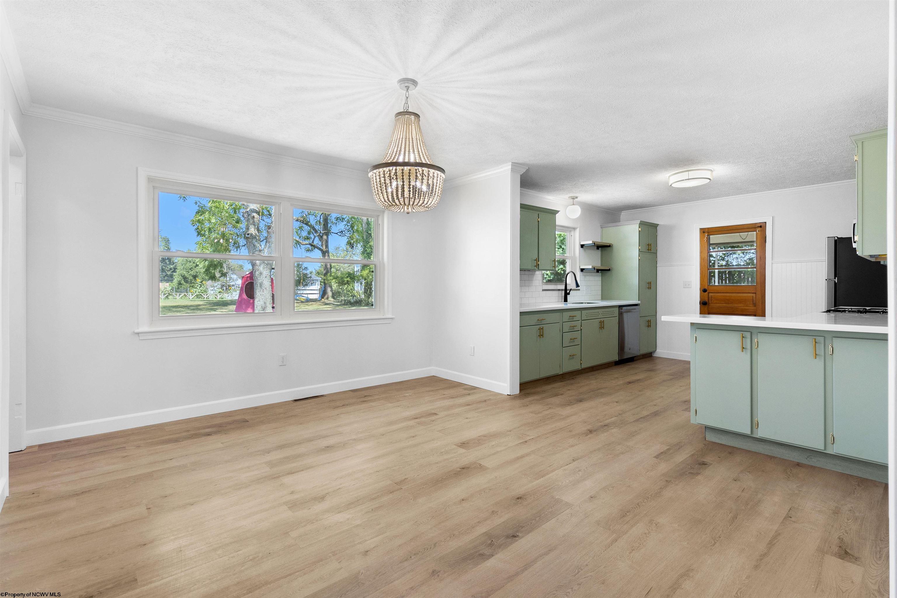 Morgantown, West Virginia 26501, United States, 3 Bedrooms Bedrooms, ,2 BathroomsBathrooms,Residential,Contingent,51741