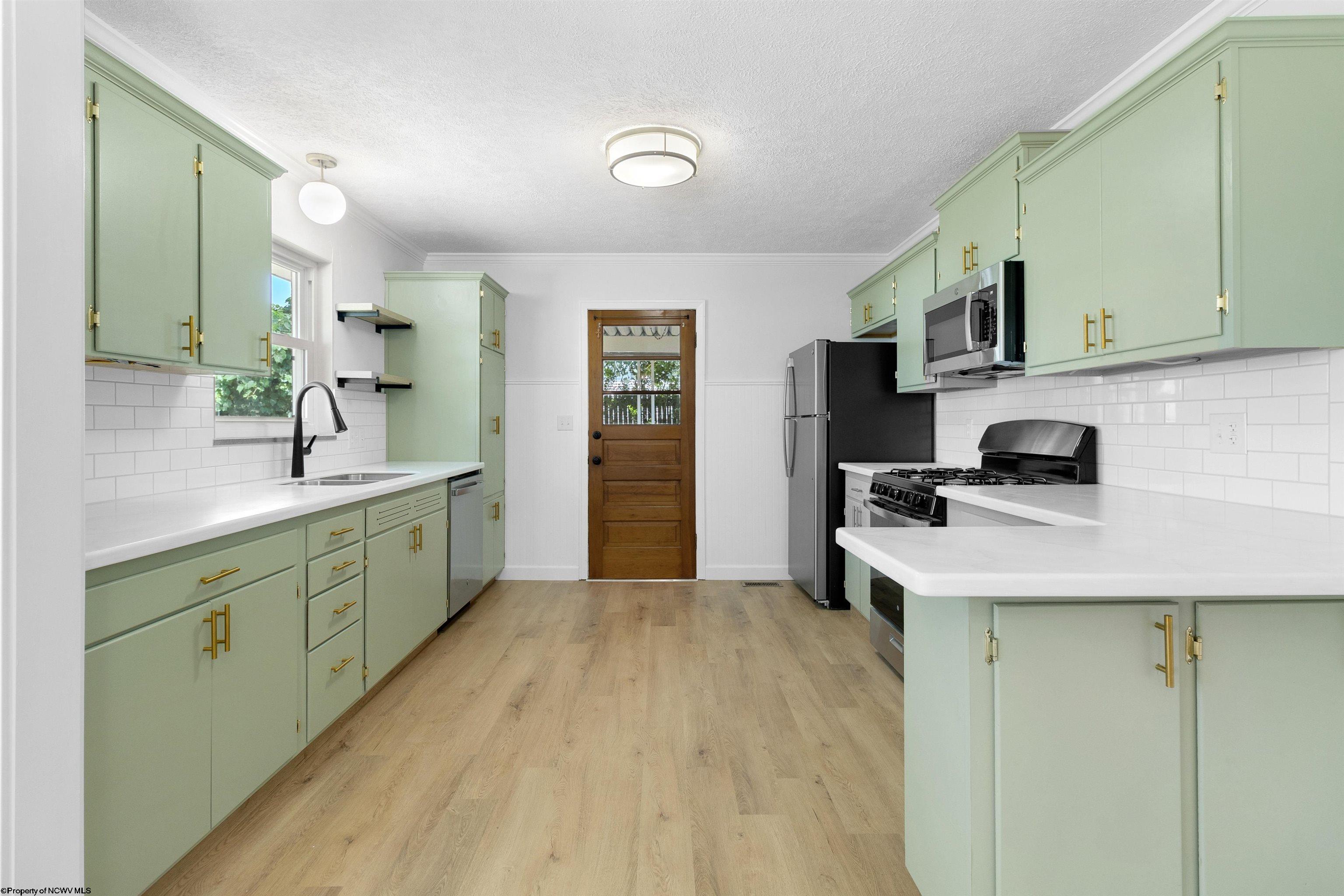 Morgantown, West Virginia 26501, United States, 3 Bedrooms Bedrooms, ,2 BathroomsBathrooms,Residential,Contingent,51741