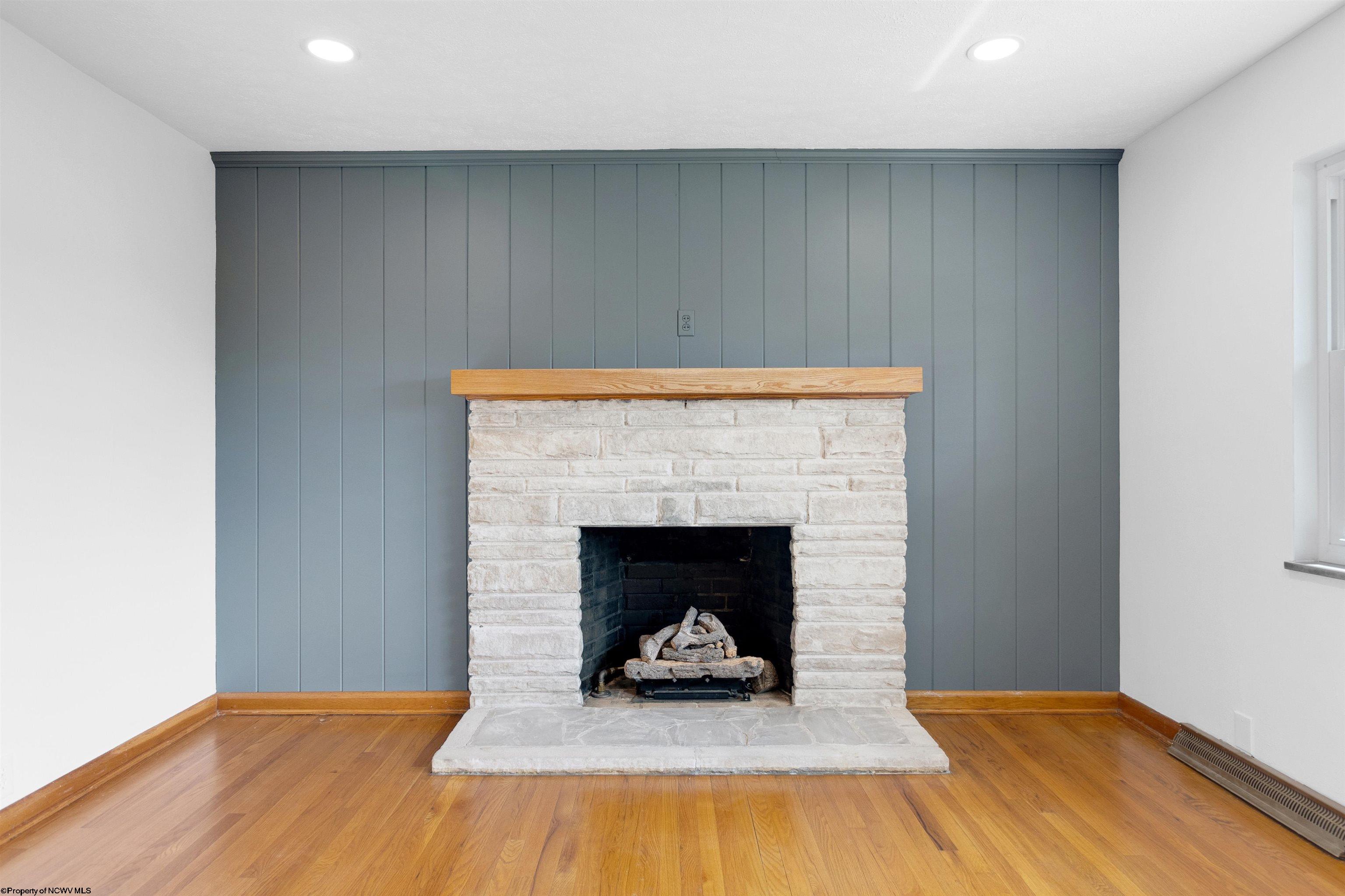 Morgantown, West Virginia 26501, United States, 3 Bedrooms Bedrooms, ,2 BathroomsBathrooms,Residential,Contingent,51741